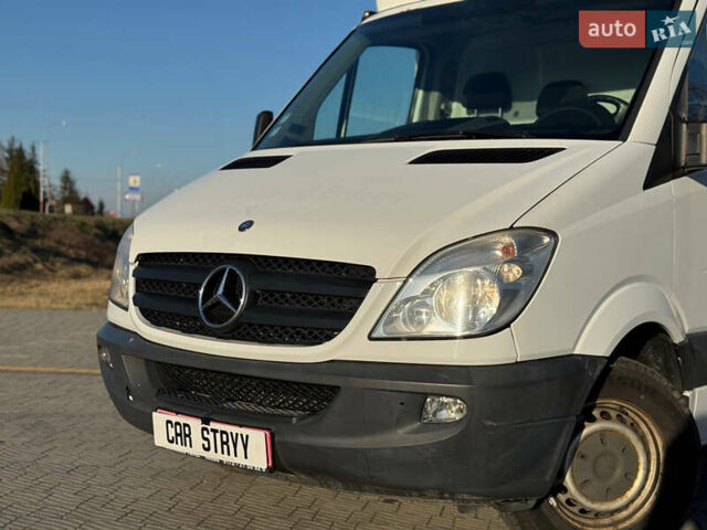 Белый Мерседес Sprinter, объемом двигателя 0 л и пробегом 266 тыс. км за 13600 $, фото 8 на Automoto.ua