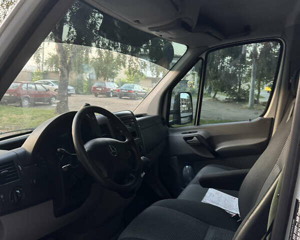 Белый Мерседес Sprinter, объемом двигателя 2.14 л и пробегом 403 тыс. км за 15900 $, фото 7 на Automoto.ua