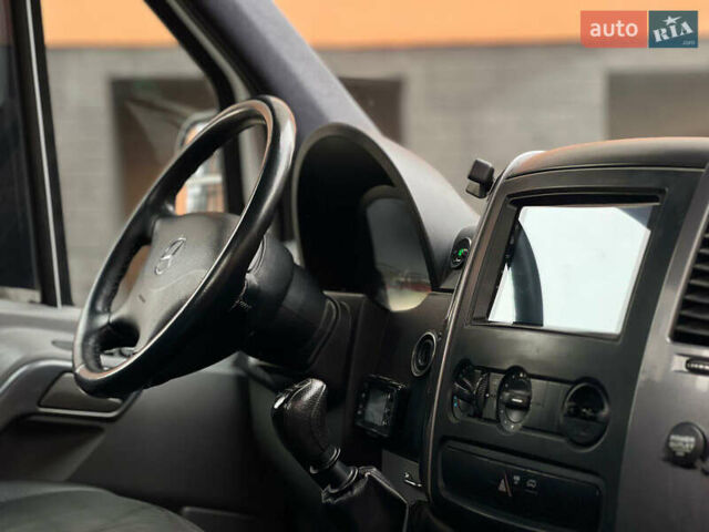 Білий Мерседес Sprinter, об'ємом двигуна 2.2 л та пробігом 320 тис. км за 17900 $, фото 20 на Automoto.ua