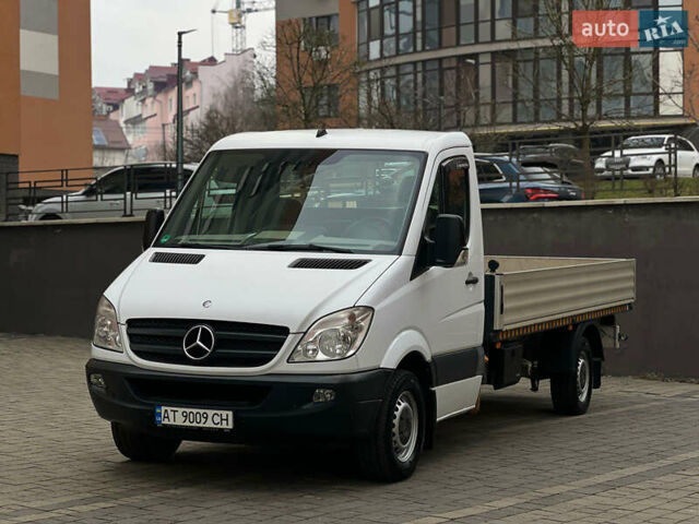 Белый Мерседес Sprinter, объемом двигателя 2.2 л и пробегом 320 тыс. км за 18400 $, фото 2 на Automoto.ua