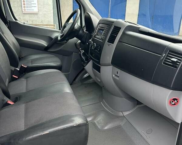 Белый Мерседес Sprinter, объемом двигателя 2.2 л и пробегом 280 тыс. км за 17500 $, фото 3 на Automoto.ua