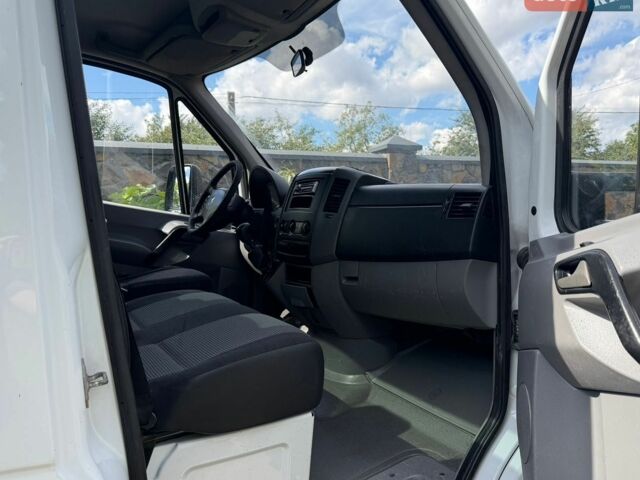 Белый Мерседес Sprinter, объемом двигателя 2.2 л и пробегом 275 тыс. км за 17800 $, фото 28 на Automoto.ua