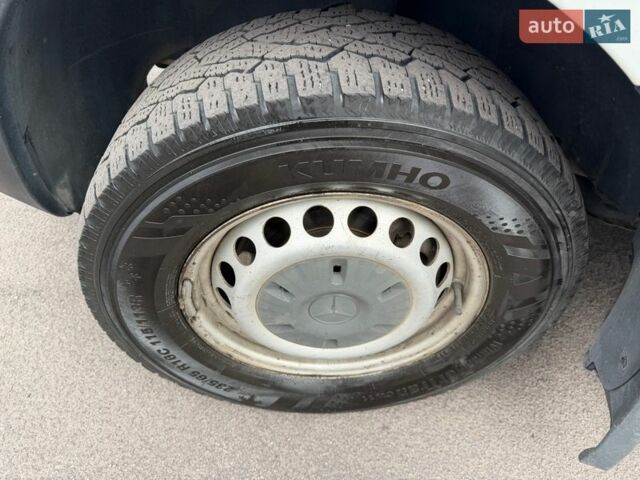 Белый Мерседес Sprinter, объемом двигателя 2.2 л и пробегом 270 тыс. км за 19650 $, фото 19 на Automoto.ua