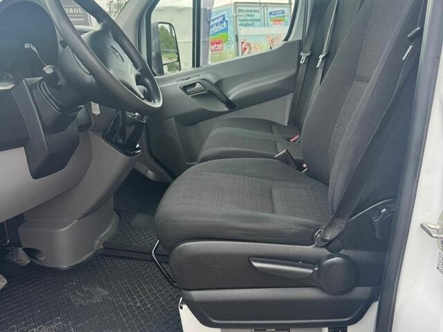 Белый Мерседес Sprinter, объемом двигателя 2.2 л и пробегом 215 тыс. км за 26500 $, фото 13 на Automoto.ua