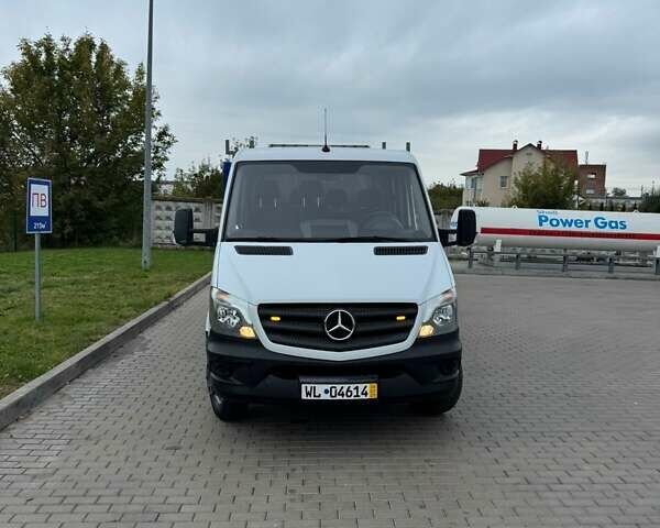 Белый Мерседес Sprinter, объемом двигателя 0 л и пробегом 139 тыс. км за 27900 $, фото 2 на Automoto.ua