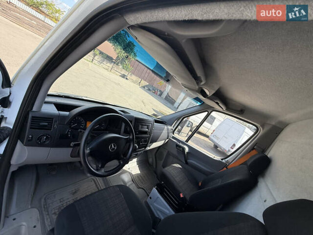 Белый Мерседес Sprinter, объемом двигателя 2.14 л и пробегом 215 тыс. км за 19000 $, фото 7 на Automoto.ua