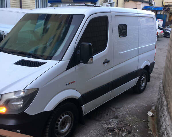 Белый Мерседес Sprinter, объемом двигателя 2.2 л и пробегом 176 тыс. км за 58000 $, фото 7 на Automoto.ua