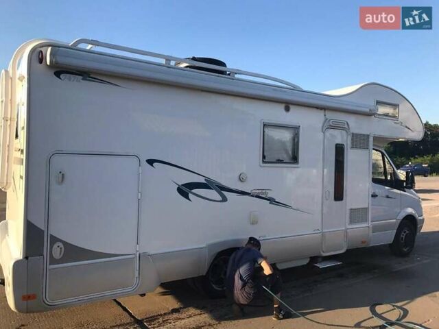 Белый Мерседес Sprinter, объемом двигателя 2.99 л и пробегом 85 тыс. км за 73000 $, фото 3 на Automoto.ua