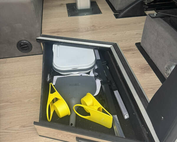 Белый Мерседес Sprinter, объемом двигателя 2.14 л и пробегом 253 тыс. км за 53000 $, фото 14 на Automoto.ua