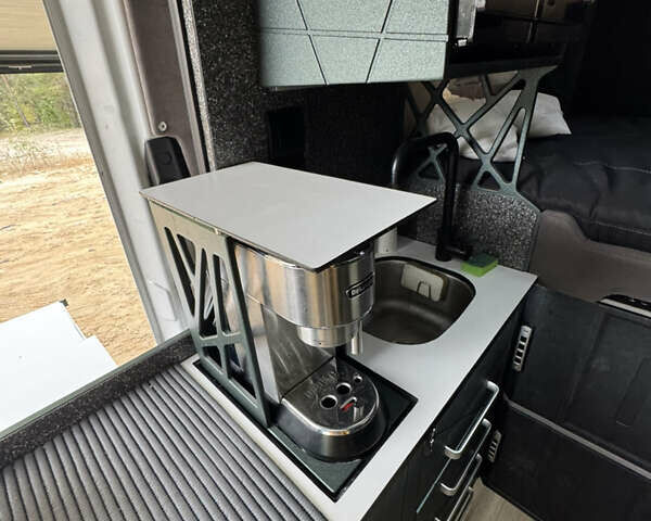 Белый Мерседес Sprinter, объемом двигателя 2.14 л и пробегом 253 тыс. км за 53000 $, фото 65 на Automoto.ua