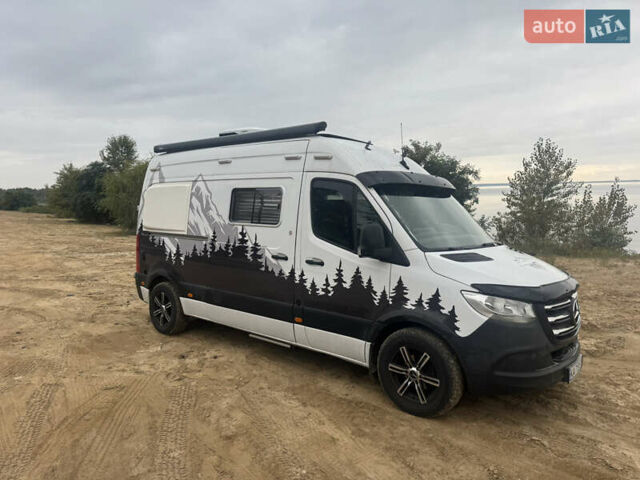 Белый Мерседес Sprinter, объемом двигателя 2.14 л и пробегом 253 тыс. км за 53000 $, фото 2 на Automoto.ua