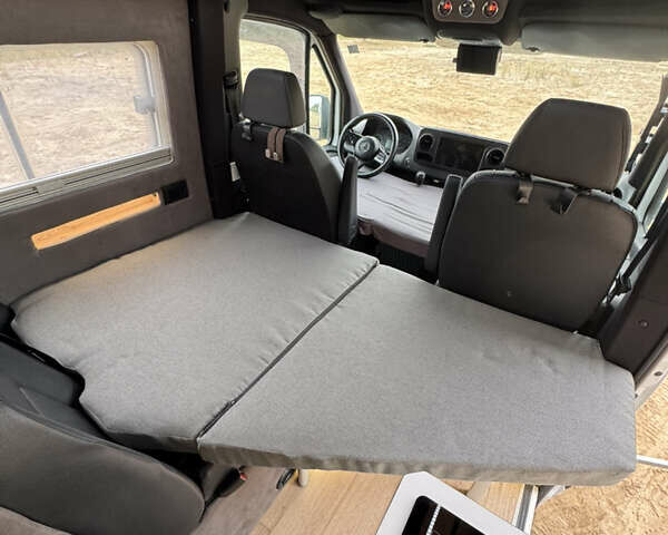 Белый Мерседес Sprinter, объемом двигателя 2.14 л и пробегом 253 тыс. км за 53000 $, фото 70 на Automoto.ua