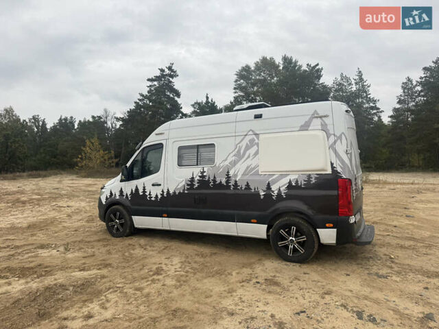 Белый Мерседес Sprinter, объемом двигателя 2.14 л и пробегом 253 тыс. км за 53000 $, фото 4 на Automoto.ua