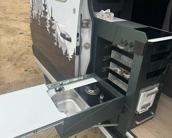 Белый Мерседес Sprinter, объемом двигателя 2.14 л и пробегом 253 тыс. км за 53000 $, фото 11 на Automoto.ua
