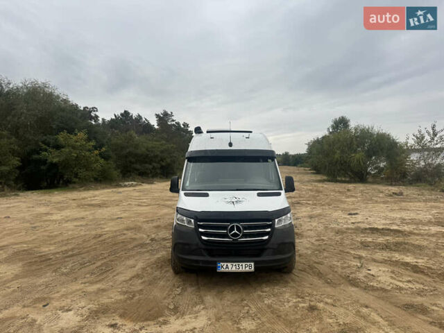 Белый Мерседес Sprinter, объемом двигателя 2.14 л и пробегом 253 тыс. км за 53000 $, фото 1 на Automoto.ua