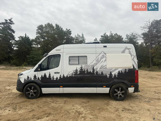 Белый Мерседес Sprinter, объемом двигателя 2.14 л и пробегом 253 тыс. км за 53000 $, фото 3 на Automoto.ua