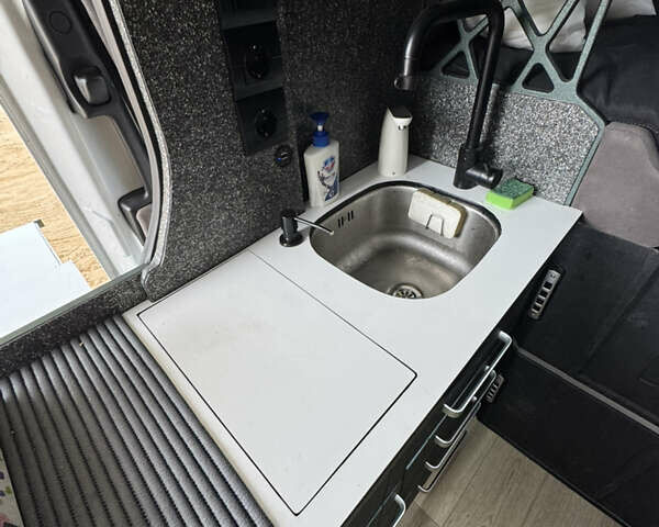 Белый Мерседес Sprinter, объемом двигателя 2.14 л и пробегом 253 тыс. км за 53000 $, фото 64 на Automoto.ua