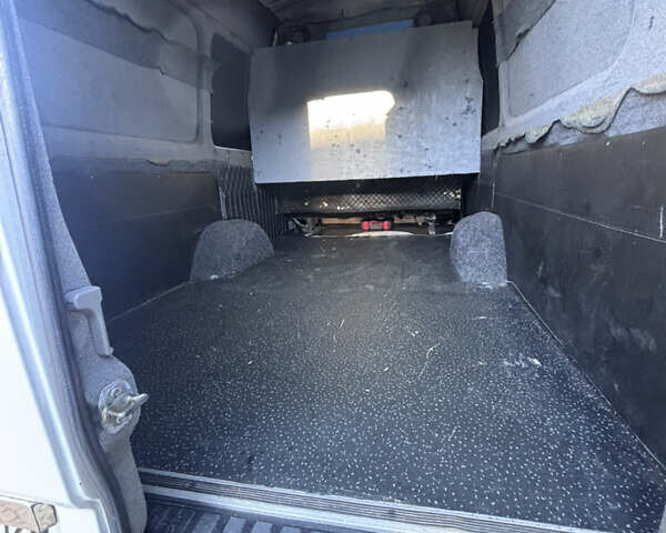 Белый Мерседес Sprinter, объемом двигателя 2.14 л и пробегом 600 тыс. км за 23300 $, фото 9 на Automoto.ua
