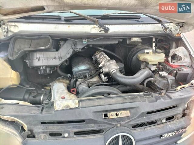 Білий Мерседес Sprinter, об'ємом двигуна 2.69 л та пробігом 950 тис. км за 13000 $, фото 1 на Automoto.ua