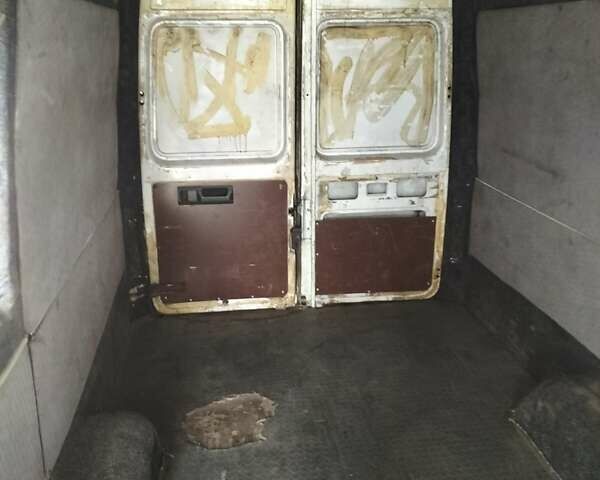 Білий Мерседес Sprinter, об'ємом двигуна 2.69 л та пробігом 950 тис. км за 13000 $, фото 5 на Automoto.ua