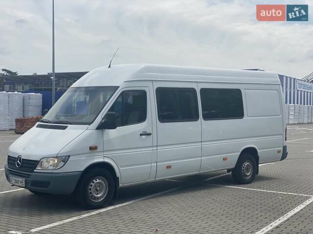 Белый Мерседес Sprinter, объемом двигателя 2.2 л и пробегом 480 тыс. км за 12000 $, фото 7 на Automoto.ua