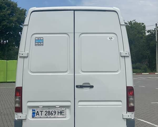 Белый Мерседес Sprinter, объемом двигателя 2.2 л и пробегом 480 тыс. км за 12000 $, фото 5 на Automoto.ua
