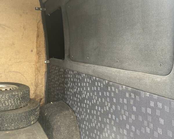 Белый Мерседес Sprinter, объемом двигателя 2.2 л и пробегом 480 тыс. км за 12000 $, фото 21 на Automoto.ua