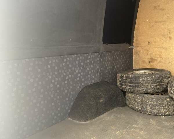 Белый Мерседес Sprinter, объемом двигателя 2.2 л и пробегом 480 тыс. км за 12000 $, фото 20 на Automoto.ua