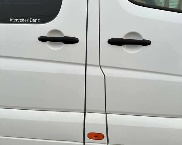 Білий Мерседес Sprinter, об'ємом двигуна 0 л та пробігом 518 тис. км за 25000 $, фото 3 на Automoto.ua