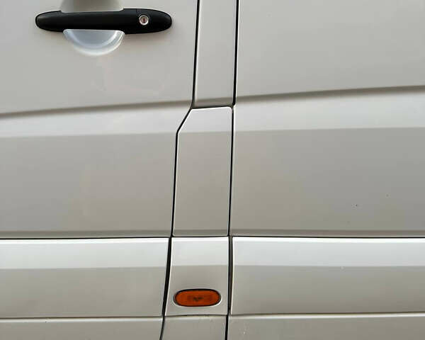 Білий Мерседес Sprinter, об'ємом двигуна 0 л та пробігом 518 тис. км за 25000 $, фото 8 на Automoto.ua