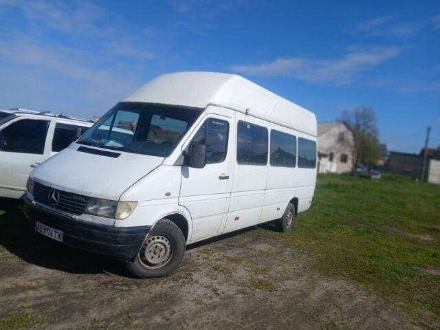 Белый Мерседес Sprinter, объемом двигателя 2.3 л и пробегом 500 тыс. км за 5500 $, фото 6 на Automoto.ua