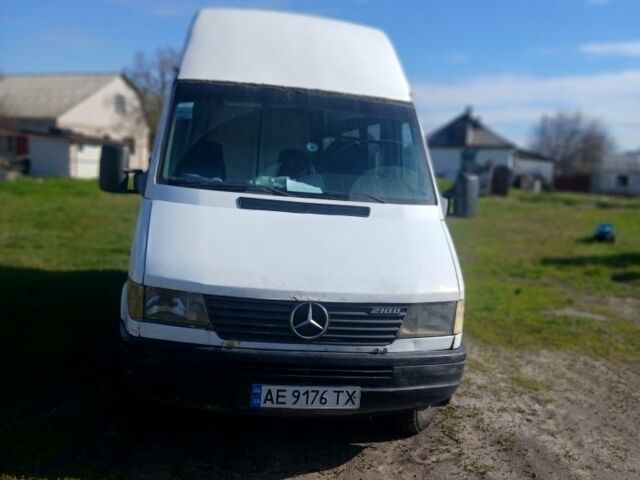 Белый Мерседес Sprinter, объемом двигателя 2.3 л и пробегом 500 тыс. км за 5500 $, фото 7 на Automoto.ua