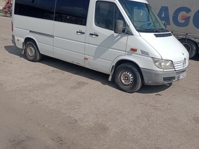 Белый Мерседес Sprinter, объемом двигателя 2.2 л и пробегом 500 тыс. км за 5523 $, фото 1 на Automoto.ua