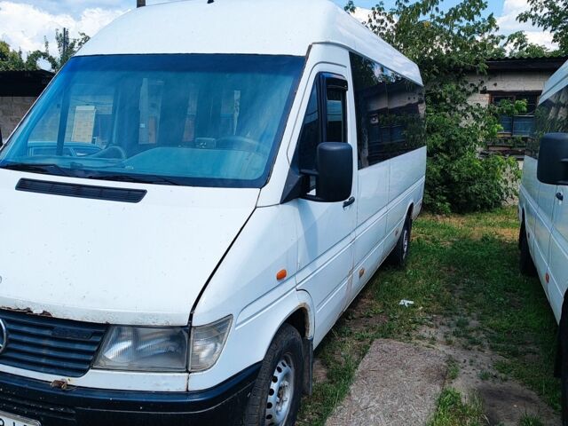 Белый Мерседес Sprinter, объемом двигателя 0 л и пробегом 700 тыс. км за 3360 $, фото 3 на Automoto.ua