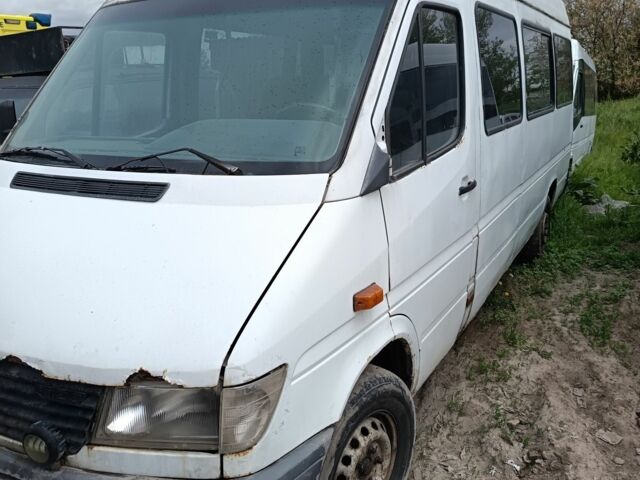 Белый Мерседес Sprinter, объемом двигателя 2.9 л и пробегом 800 тыс. км за 3915 $, фото 1 на Automoto.ua