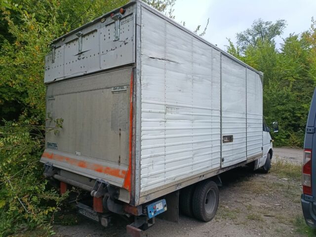 Білий Мерседес Sprinter, об'ємом двигуна 2.1 л та пробігом 700 тис. км за 7022 $, фото 1 на Automoto.ua