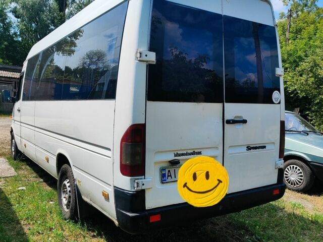 Белый Мерседес Sprinter, объемом двигателя 0 л и пробегом 700 тыс. км за 3360 $, фото 1 на Automoto.ua
