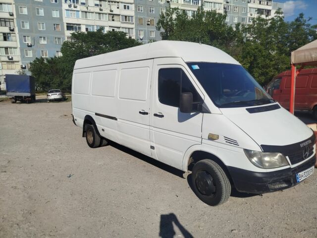 Білий Мерседес Sprinter, об'ємом двигуна 2.7 л та пробігом 400 тис. км за 8505 $, фото 3 на Automoto.ua