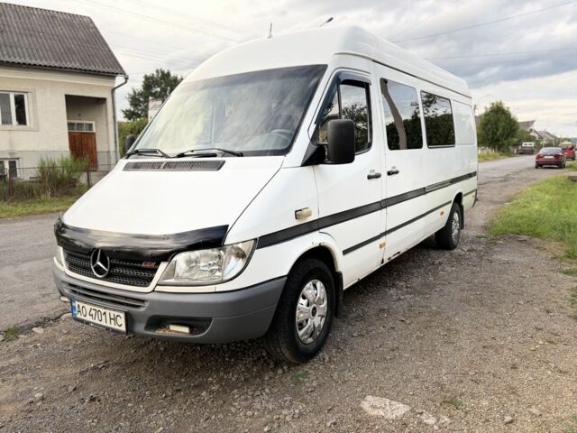 Белый Мерседес Sprinter, объемом двигателя 2.2 л и пробегом 450 тыс. км за 6211 $, фото 1 на Automoto.ua