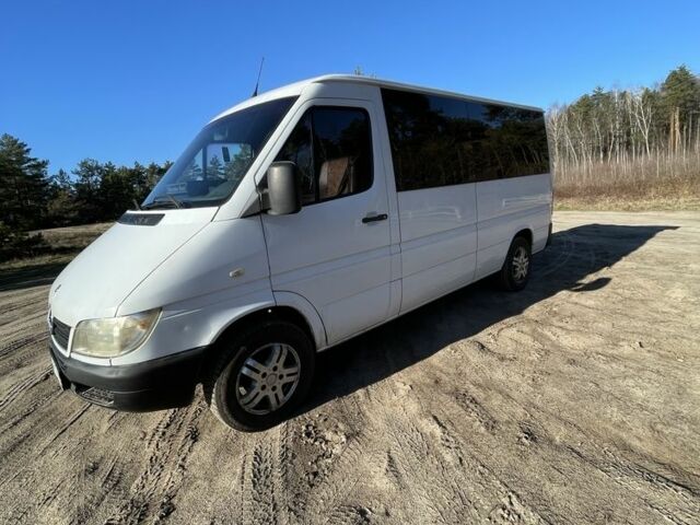 Белый Мерседес Sprinter, объемом двигателя 0 л и пробегом 300 тыс. км за 6200 $, фото 1 на Automoto.ua