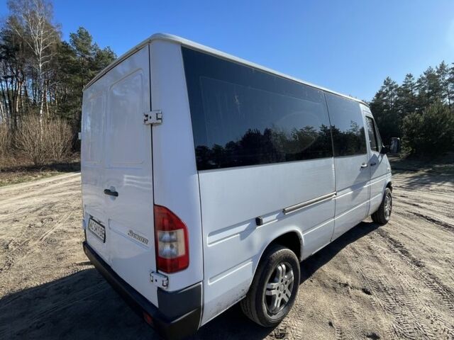 Белый Мерседес Sprinter, объемом двигателя 0 л и пробегом 300 тыс. км за 6200 $, фото 4 на Automoto.ua