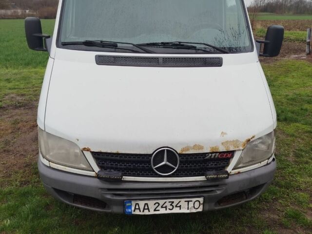 Белый Мерседес Sprinter, объемом двигателя 0 л и пробегом 326 тыс. км за 5661 $, фото 5 на Automoto.ua