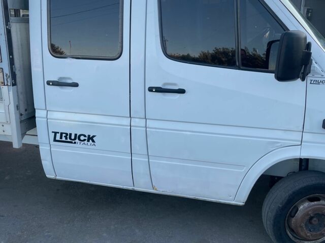 Білий Мерседес Sprinter, об'ємом двигуна 2.1 л та пробігом 500 тис. км за 17997 $, фото 4 на Automoto.ua