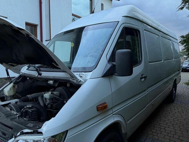 Белый Мерседес Sprinter, объемом двигателя 2.7 л и пробегом 560 тыс. км за 12063 $, фото 4 на Automoto.ua