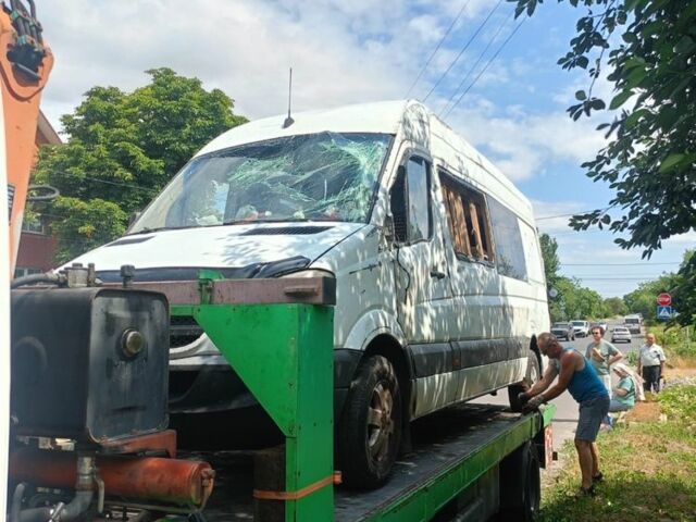 Білий Мерседес Sprinter, об'ємом двигуна 0 л та пробігом 198 тис. км за 5013 $, фото 17 на Automoto.ua