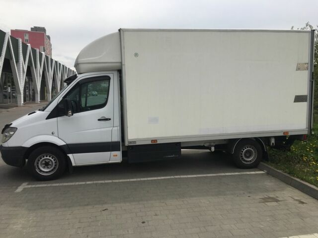 Белый Мерседес Sprinter, объемом двигателя 3 л и пробегом 310 тыс. км за 875000 $, фото 4 на Automoto.ua