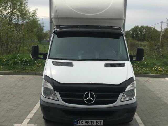 Белый Мерседес Sprinter, объемом двигателя 3 л и пробегом 310 тыс. км за 875000 $, фото 3 на Automoto.ua