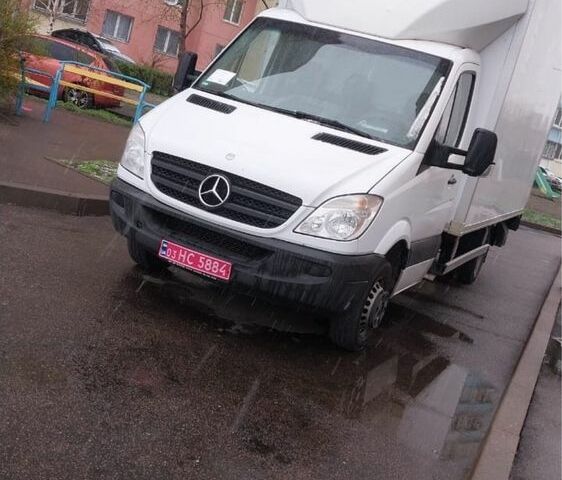 Белый Мерседес Sprinter, объемом двигателя 2.1 л и пробегом 309 тыс. км за 22540 $, фото 1 на Automoto.ua