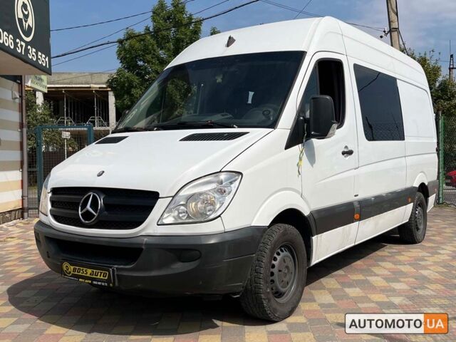 Белый Мерседес Sprinter, объемом двигателя 2.2 л и пробегом 298 тыс. км за 14500 $, фото 2 на Automoto.ua
