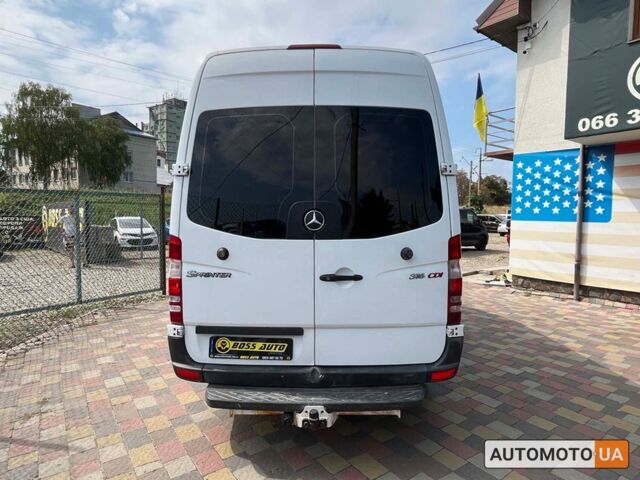 Белый Мерседес Sprinter, объемом двигателя 2.2 л и пробегом 298 тыс. км за 14500 $, фото 4 на Automoto.ua